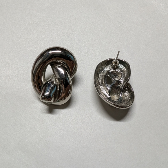 Vintage silver knot earrings - Picture 3 of 4